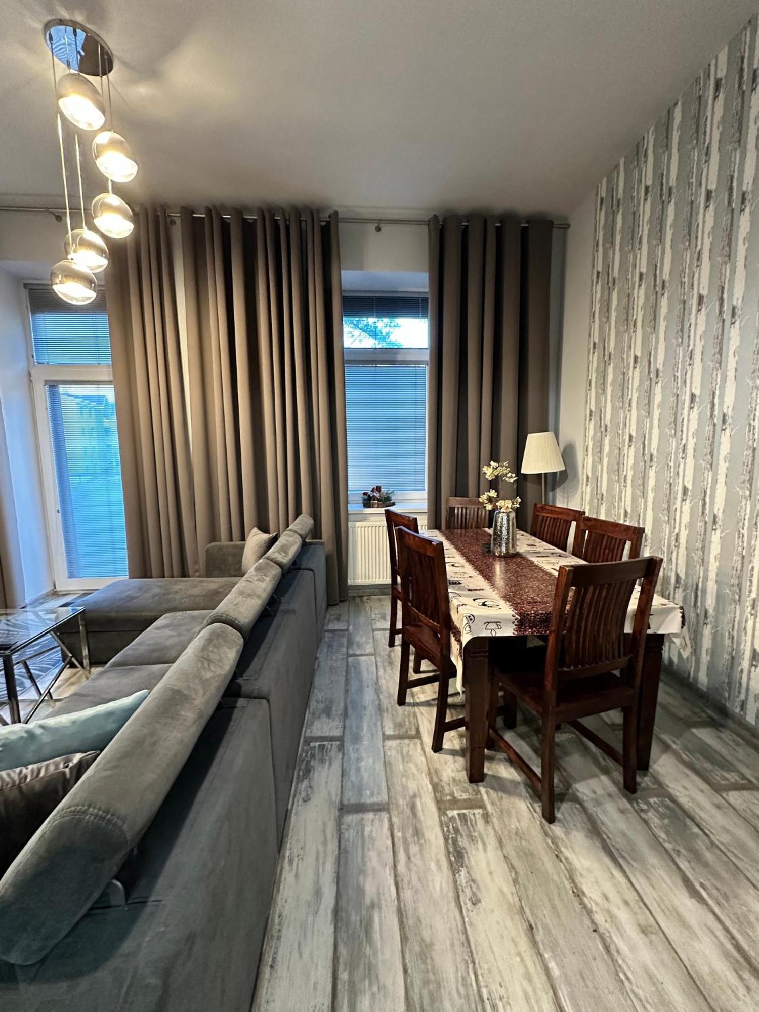 Royal City Centre Apartment 포프라트 외부 사진