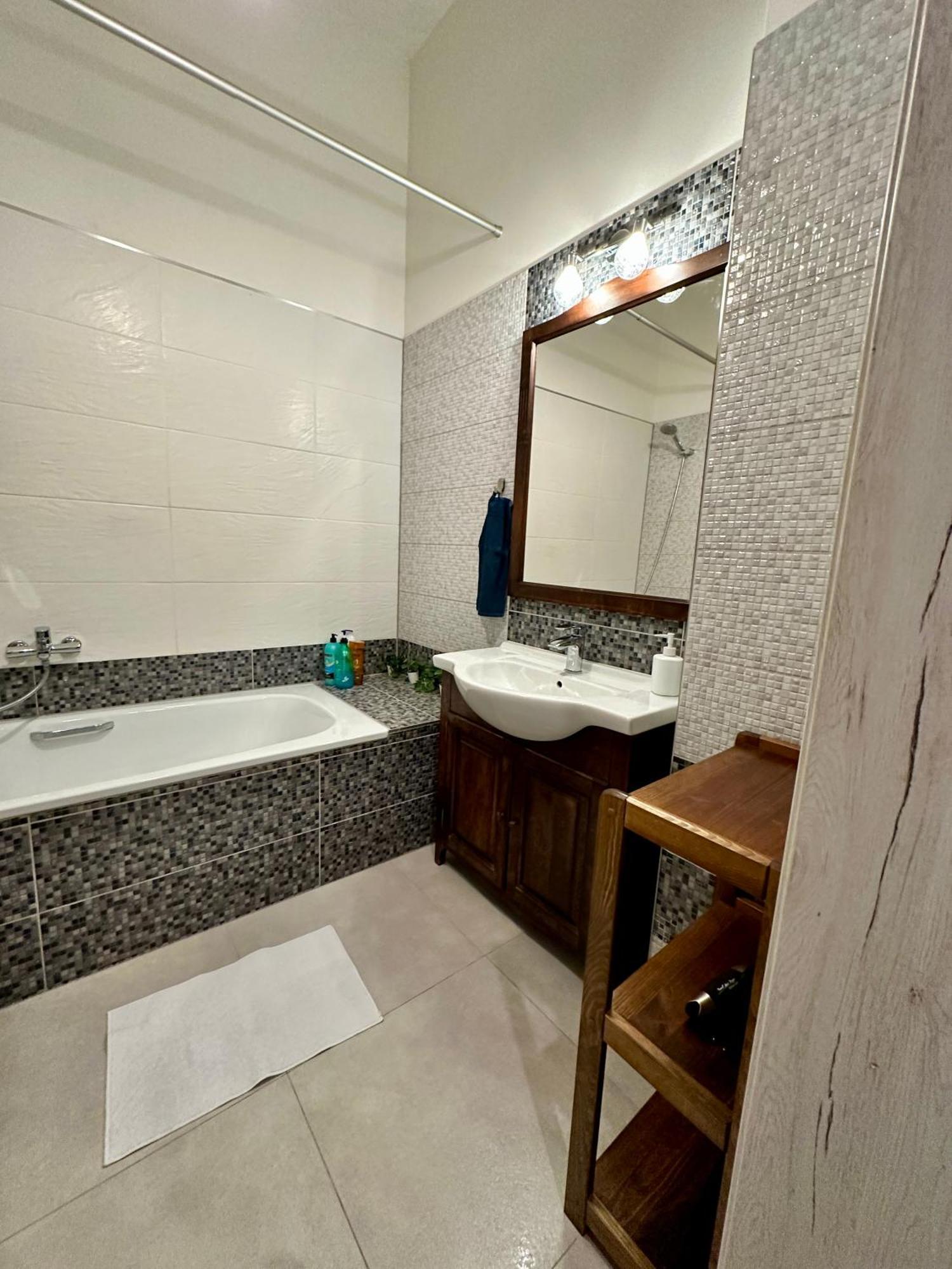 Royal City Centre Apartment 포프라트 외부 사진